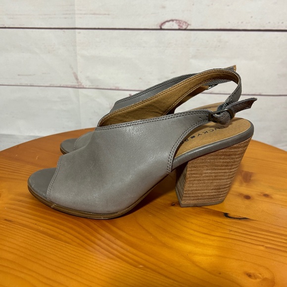 Lucky Brand Size 9 Ovrandie Classic Leather Slingback Adjustable Open-Toe Block - Picture 5 of 10